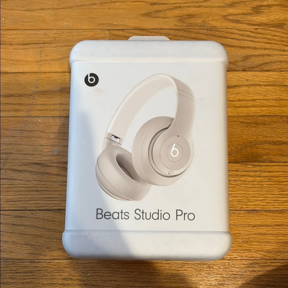 Beats Studio Pro Wireless Headphones - Sandstrone
